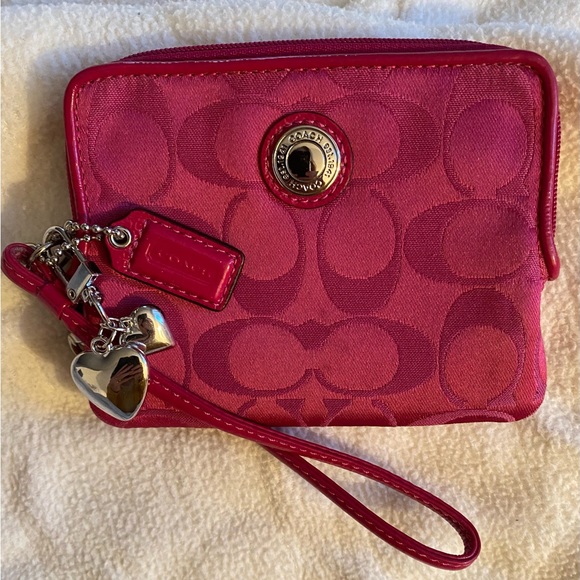 EUC Coach Pink Wristlet Comes With cCoach Tag. - Picture 1 of 4
